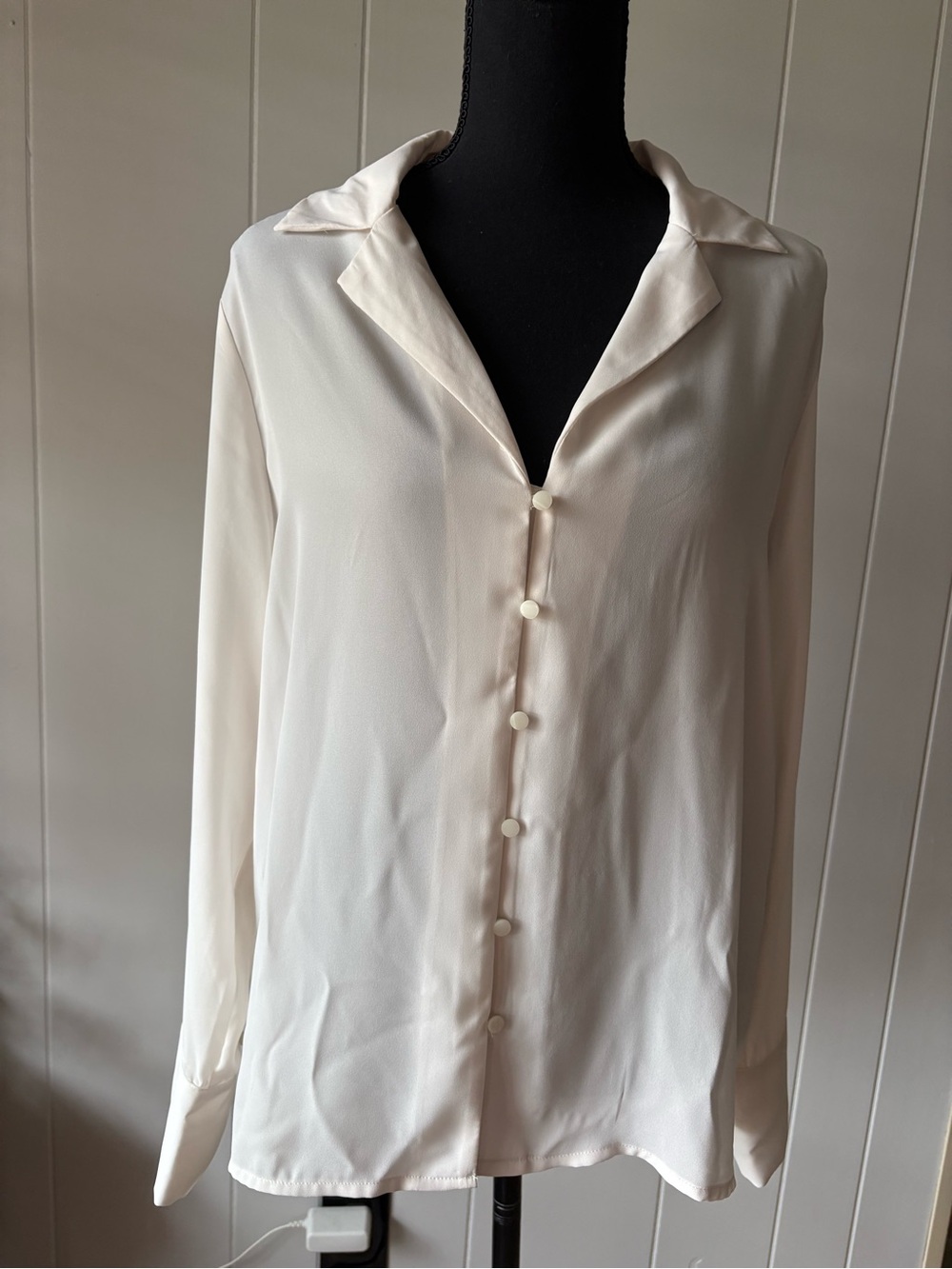 Worthington cream blouse